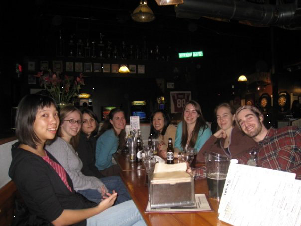 Neuroscience students hang out at Twain’s in Decatur. Photo by Matt Magnuson.